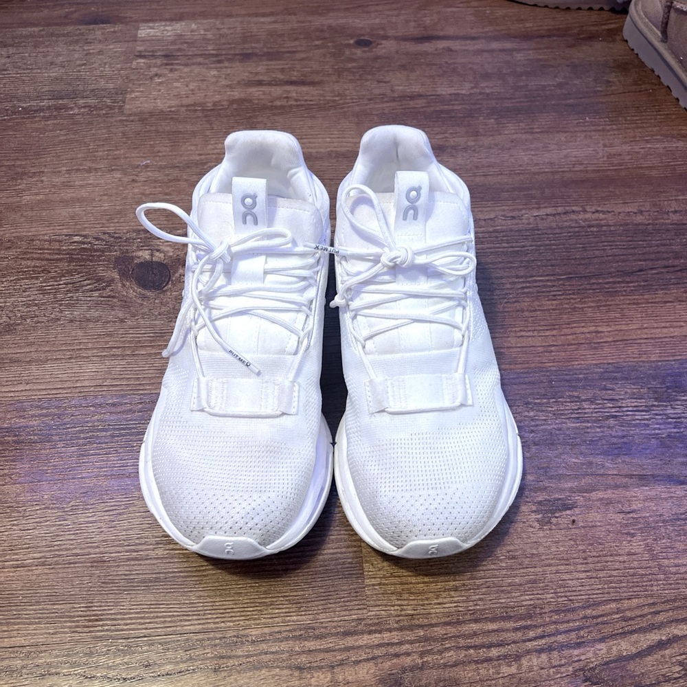 Women’s On Cloudnova Shoes in White/White Size 8